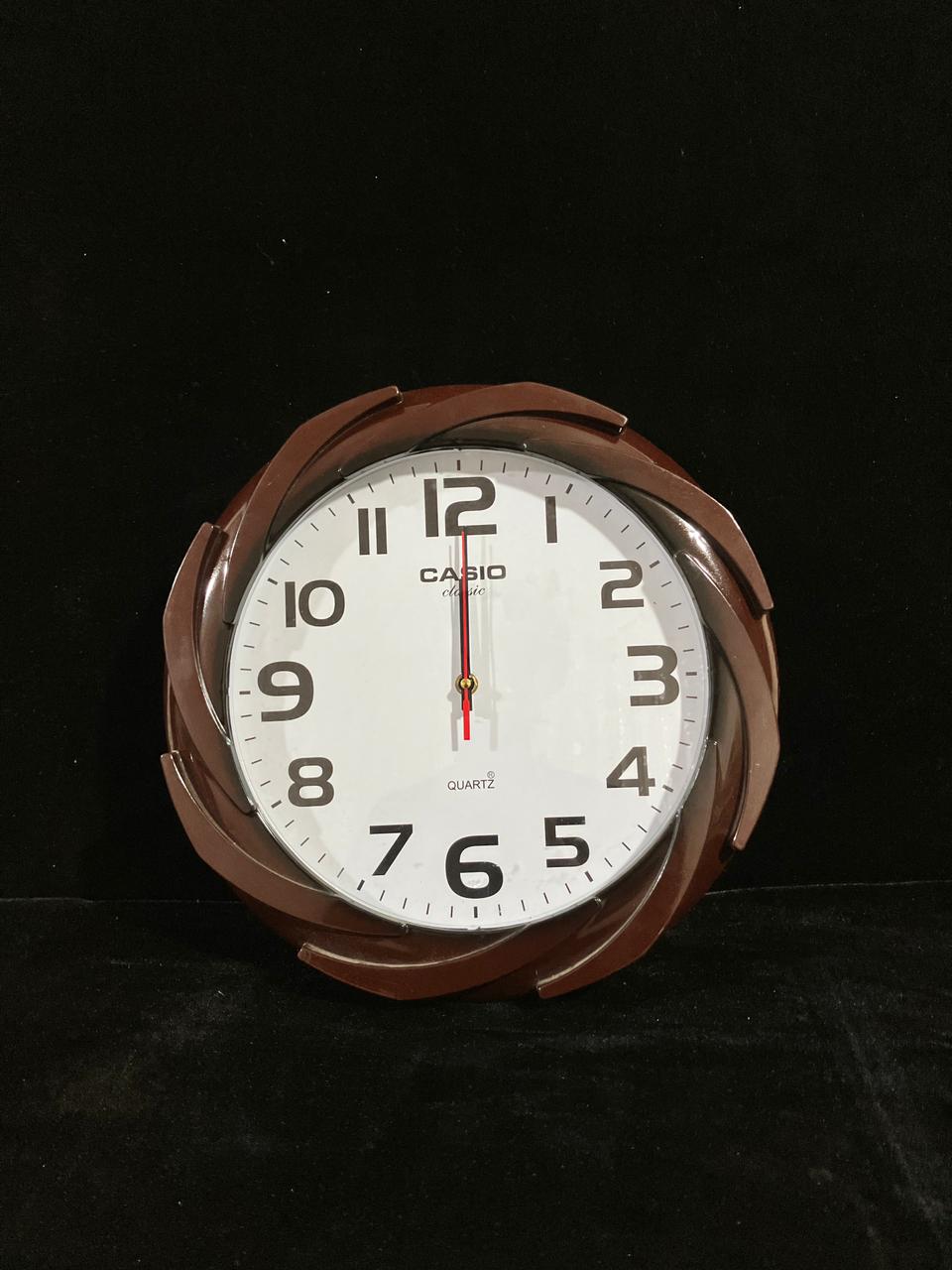 CLASSIC WALL CLOCK